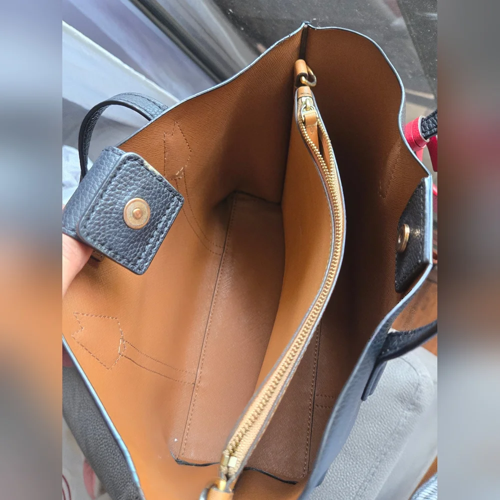 EUC Tory Burch Women's Perry Small Triple Compartment Tote black w red, leather - Picture 12 of 12